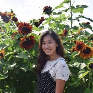 Meet your Posher, Laura